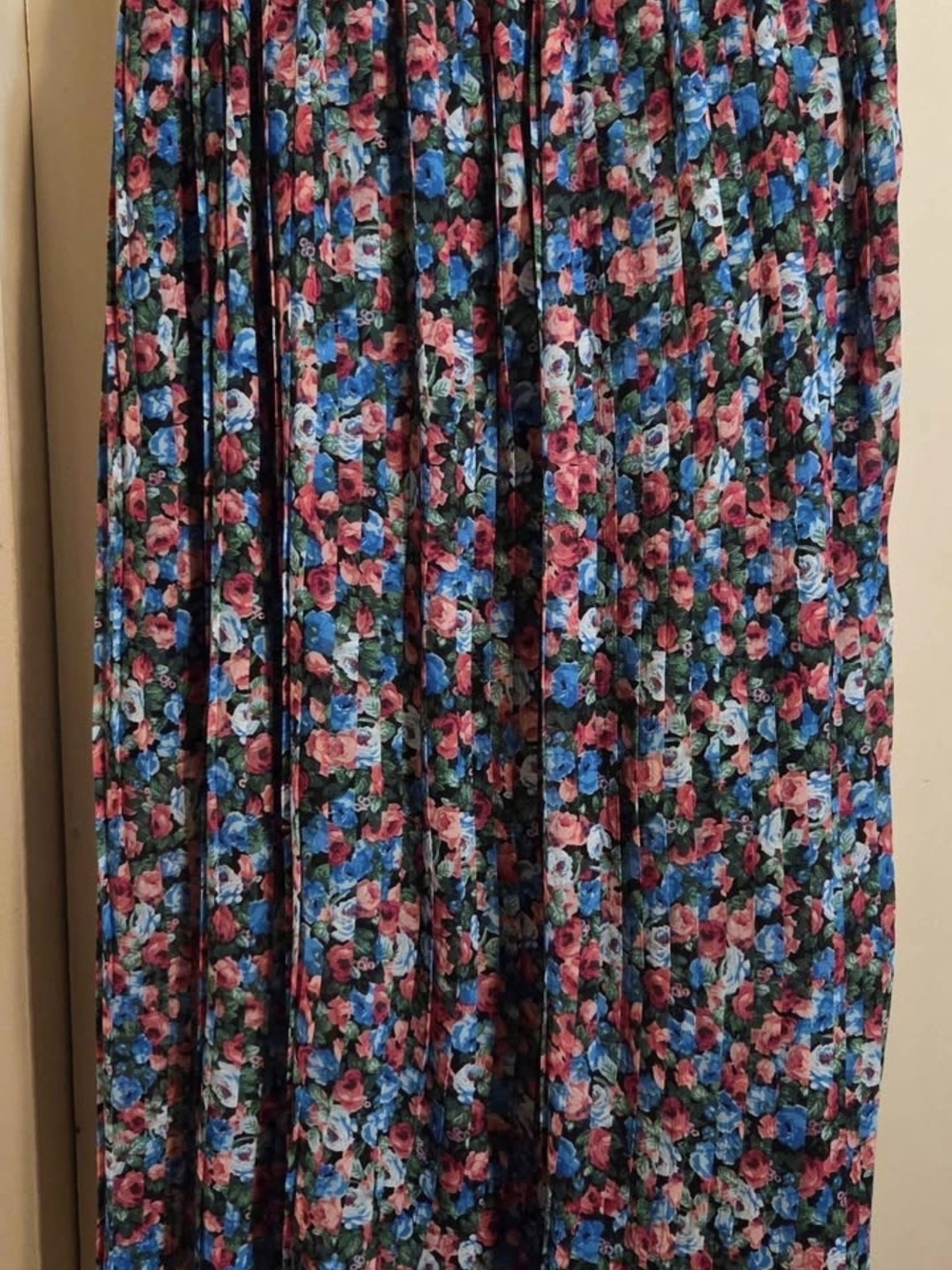 Floral Pleated Maxi Skirt - Multicolor.Size M.